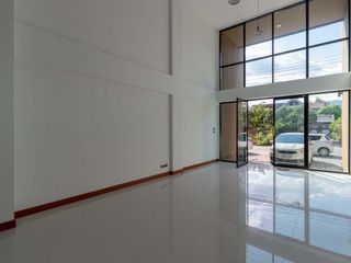 For rent and for sale 4 bedrooms retail Space in Mueang Chiang Mai, Chiang Mai
