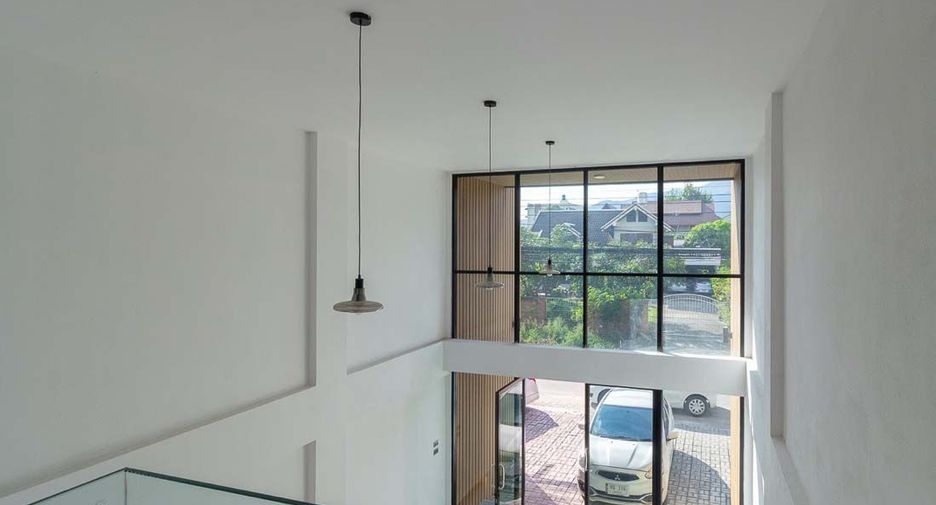 For rent and for sale 4 bedrooms retail Space in Mueang Chiang Mai, Chiang Mai