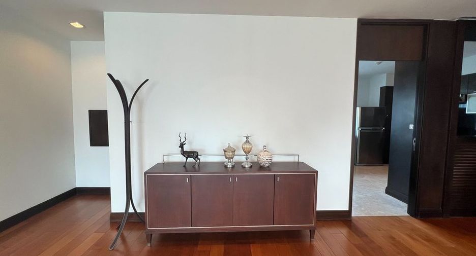 Wohnung zur Miete mit 4 Zimmer in Pathum Wan, Bangkok