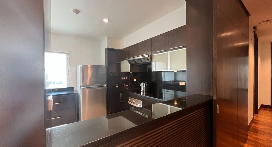 Wohnung zur Miete mit 4 Zimmer in Pathum Wan, Bangkok