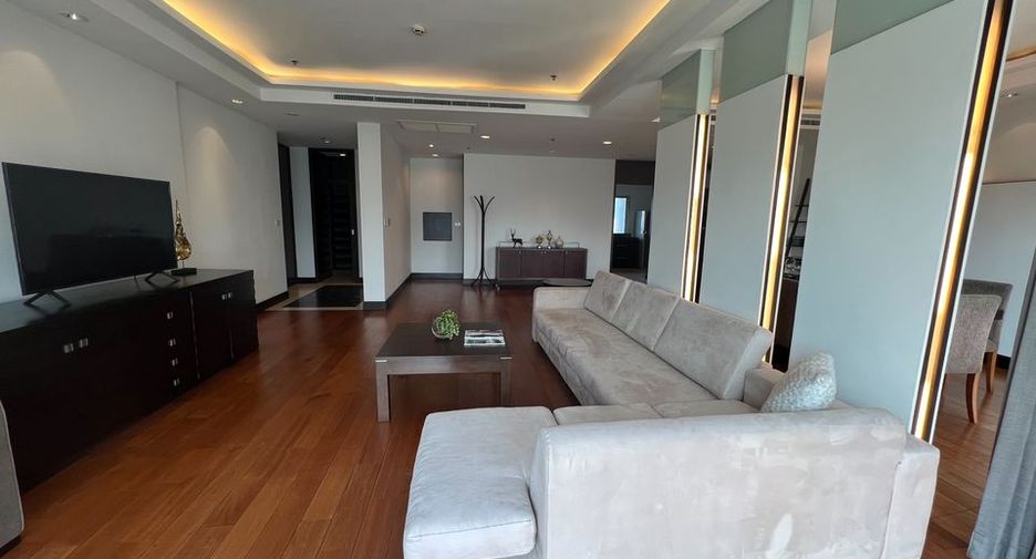 Wohnung zur Miete mit 4 Zimmer in Pathum Wan, Bangkok