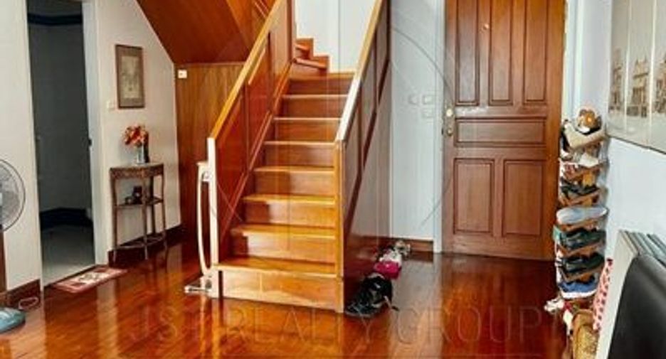 Wohnung zum Kauf mit 3 Zimmer in Khlong Toei, Bangkok