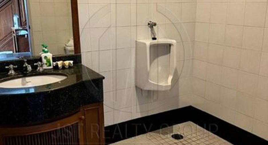 Wohnung zum Kauf mit 3 Zimmer in Khlong Toei, Bangkok