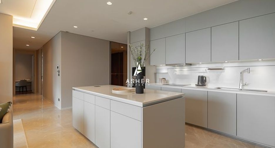 For rent and for sale 2 bedrooms condo in Pathum Wan, Bangkok