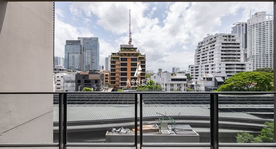 For rent and for sale 2 bedrooms condo in Pathum Wan, Bangkok