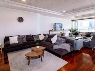 For rent 3 bedrooms condo in Pathum Wan, Bangkok