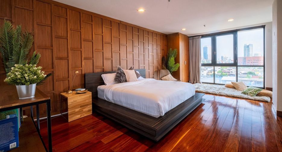 For rent 3 bedrooms condo in Pathum Wan, Bangkok