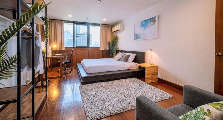 For rent 3 bedrooms condo in Pathum Wan, Bangkok