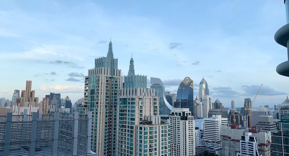 For rent 1 bed condo in Pathum Wan, Bangkok