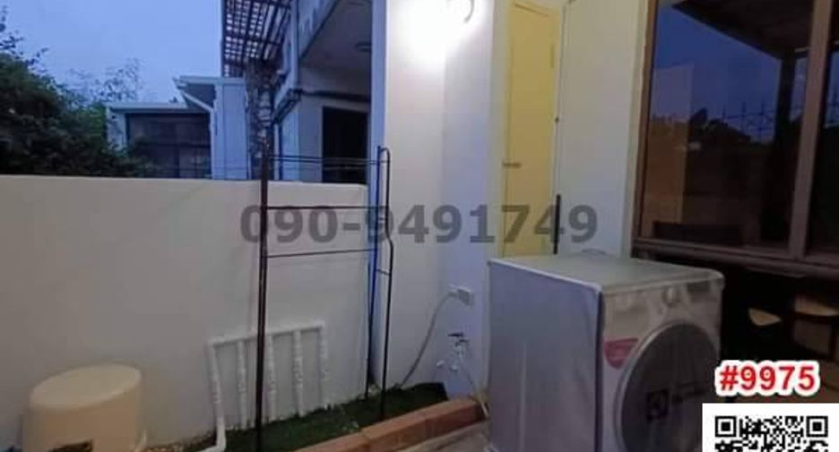 For rent 3 bedrooms townhouse in Phra Khanong, Bangkok