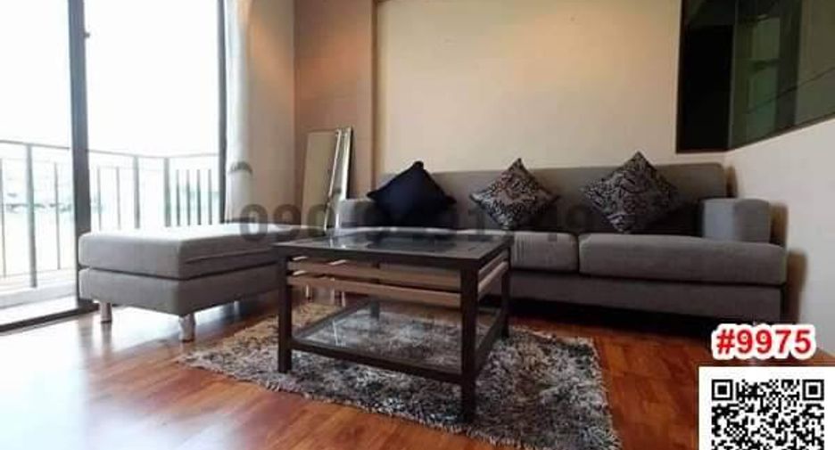 For rent 3 bedrooms townhouse in Phra Khanong, Bangkok