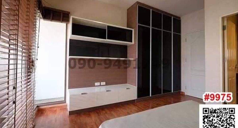 For rent 3 bedrooms townhouse in Phra Khanong, Bangkok