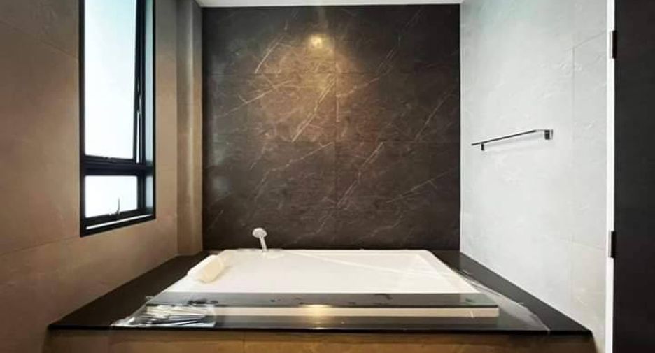 For rent and for sale 4 bedrooms house in Suan Luang, Bangkok