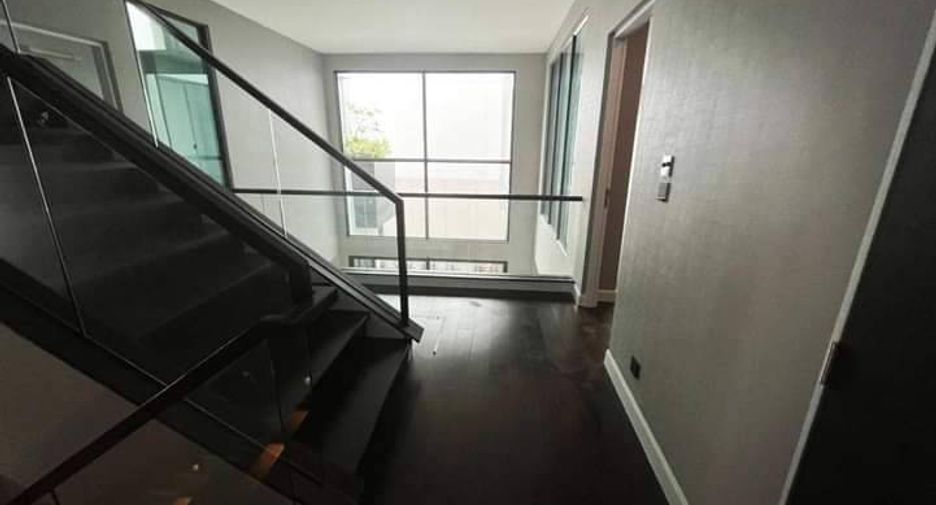 For rent and for sale 4 bedrooms house in Suan Luang, Bangkok