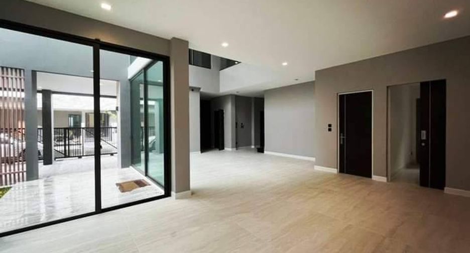 For rent and for sale 4 bedrooms house in Suan Luang, Bangkok
