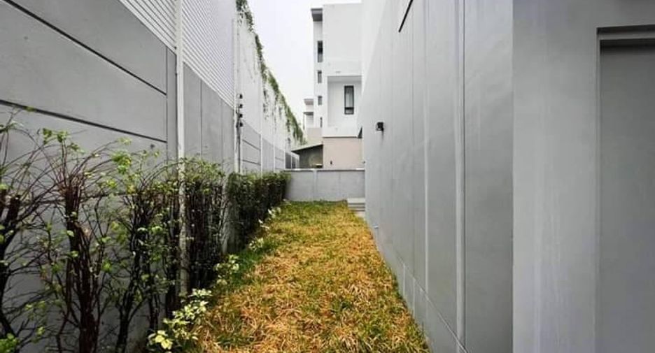 For rent and for sale 4 bedrooms house in Suan Luang, Bangkok