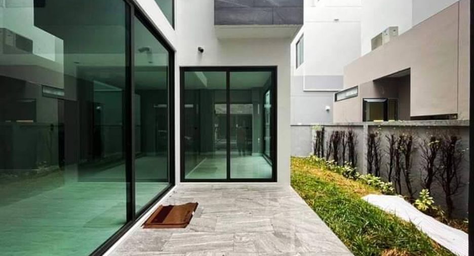 For rent and for sale 4 bedrooms house in Suan Luang, Bangkok