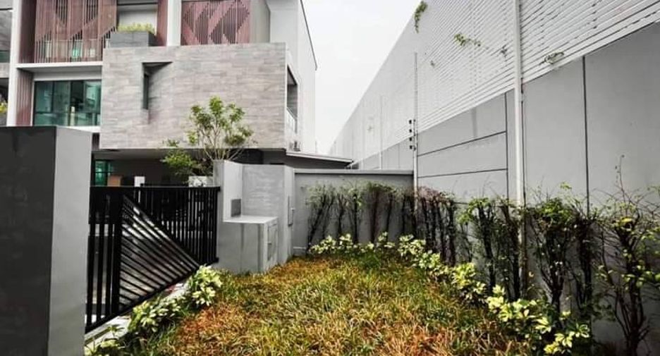 For rent and for sale 4 bedrooms house in Suan Luang, Bangkok