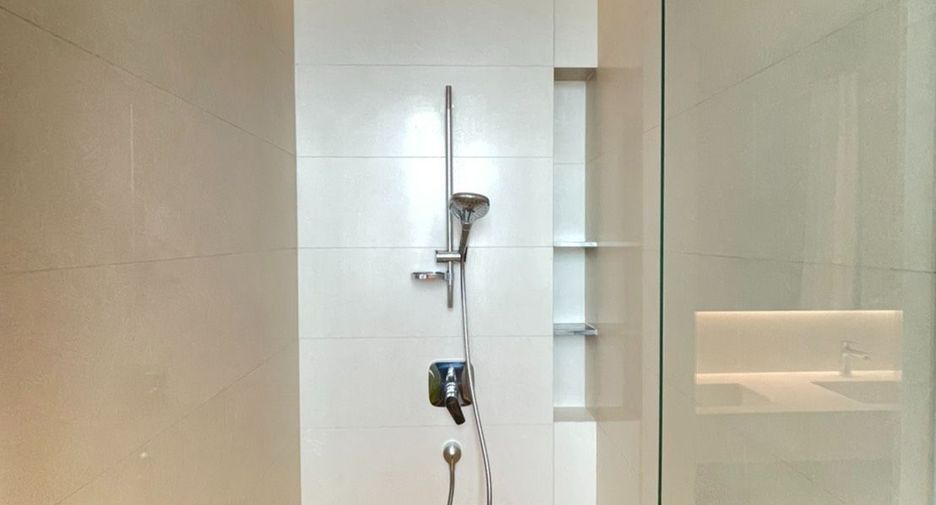 For rent and for sale 2 bedrooms condo in Watthana, Bangkok