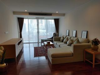 For rent 3 bedrooms condo in Khlong Toei, Bangkok