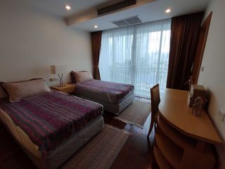 For rent 3 bedrooms condo in Khlong Toei, Bangkok
