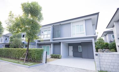 Haus zur Miete und zum Kauf mit 4 Zimmer in Prawet, Bangkok