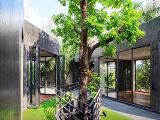 For sale 6 Beds house in Khlong Toei, Bangkok