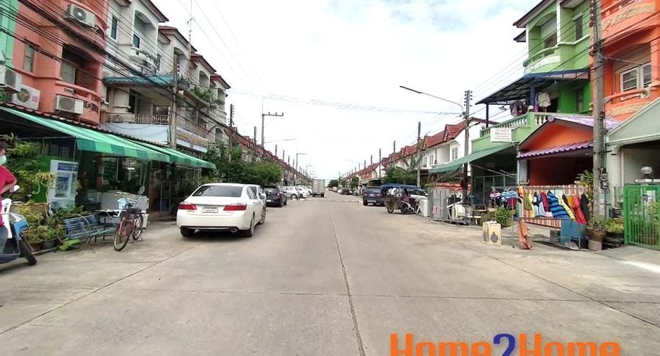 For sale 4 bedrooms townhouse in Lam Luk Ka, Pathum Thani