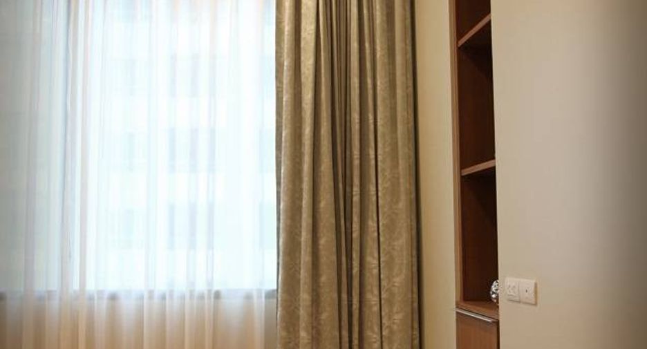 For sale 2 bedrooms condo in Khlong Toei, Bangkok
