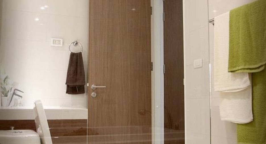 For sale 2 bedrooms condo in Khlong Toei, Bangkok