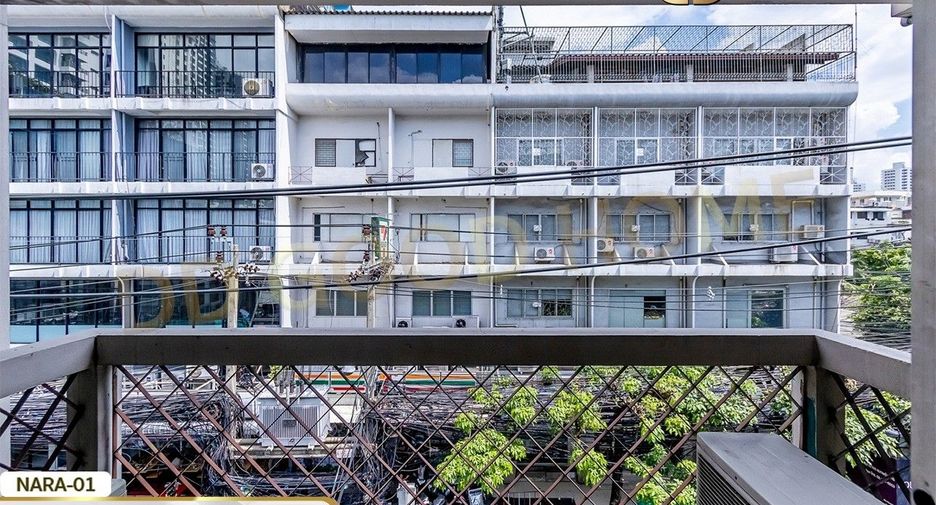 À louer 2 chambres appartement avec services à Watthana, Bangkok