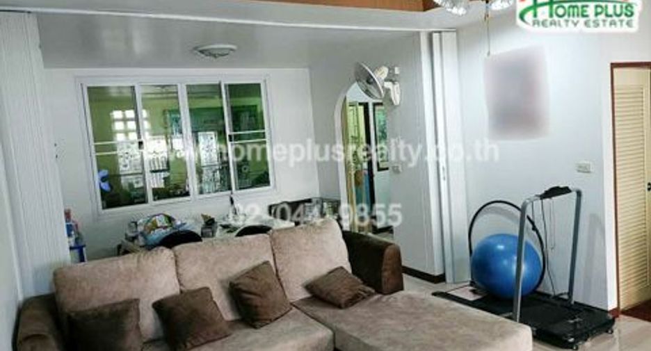 For sale 3 bedrooms townhouse in Mueang Pathum Thani, Pathum Thani