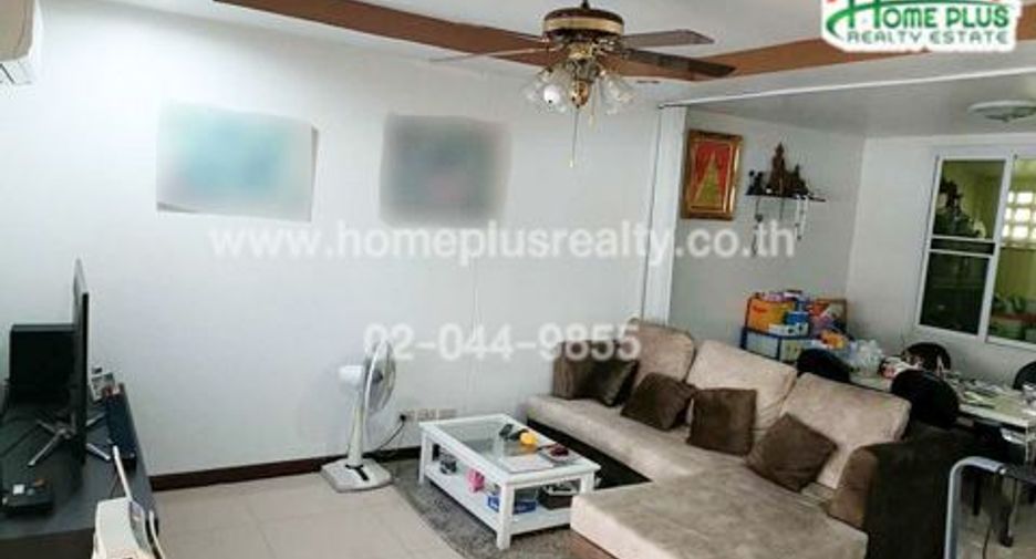 For sale 3 bedrooms townhouse in Mueang Pathum Thani, Pathum Thani