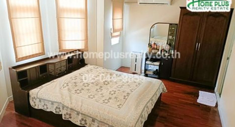 For sale 3 bedrooms townhouse in Mueang Pathum Thani, Pathum Thani