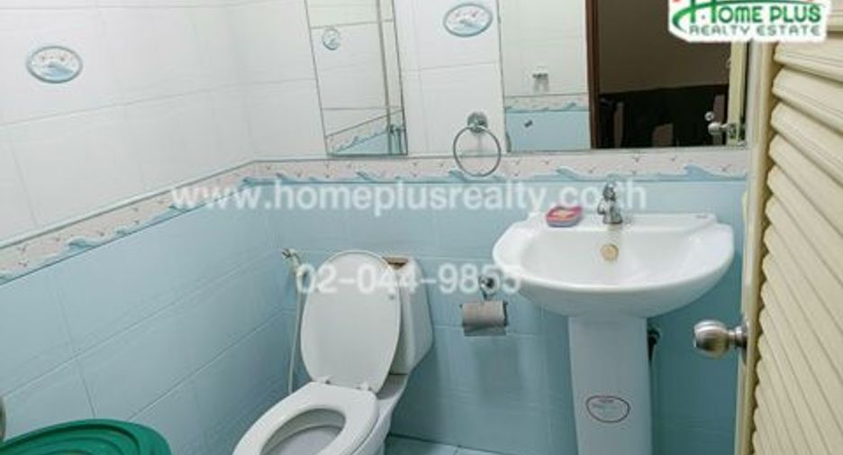 For sale 3 bedrooms townhouse in Mueang Pathum Thani, Pathum Thani