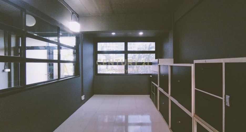 For rent 5 bedrooms retail Space in Chatuchak, Bangkok