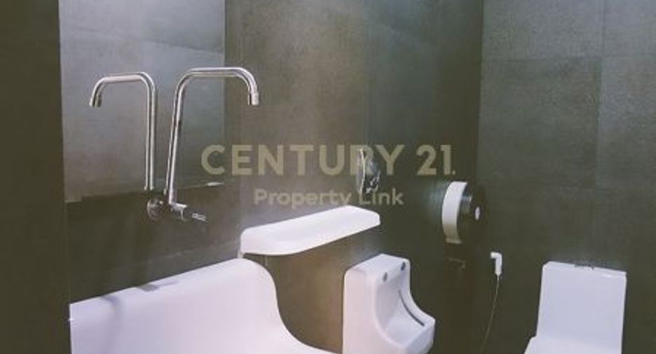 For rent 5 bedrooms retail Space in Chatuchak, Bangkok