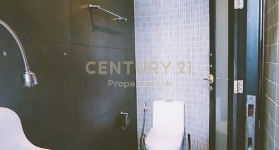 For rent 5 bedrooms retail Space in Chatuchak, Bangkok