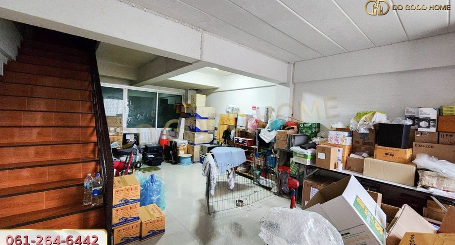 For sale 3 ベッドルーム retail Space in Mueang Samut Sakhon, Samut Sakhon
