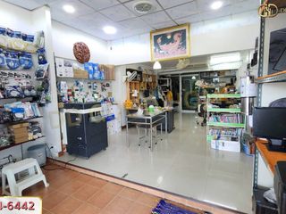 For sale 3 bedrooms retail Space in Mueang Samut Sakhon, Samut Sakhon