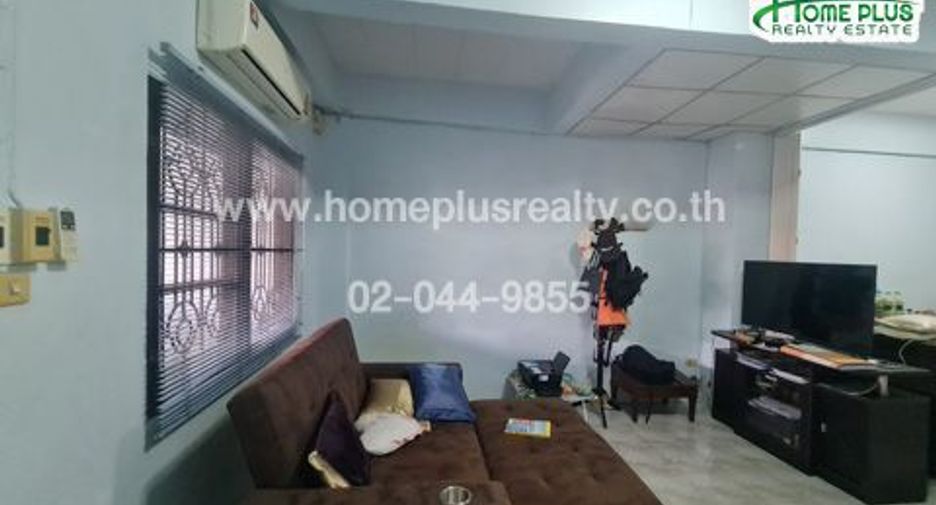 For sale 3 bedrooms townhouse in Thung Khru, Bangkok
