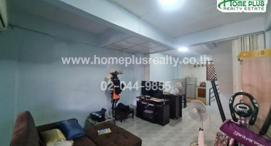 For sale 3 bedrooms townhouse in Thung Khru, Bangkok