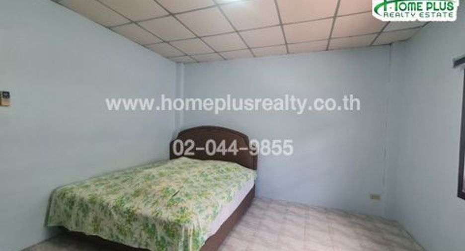 For sale 3 bedrooms townhouse in Thung Khru, Bangkok