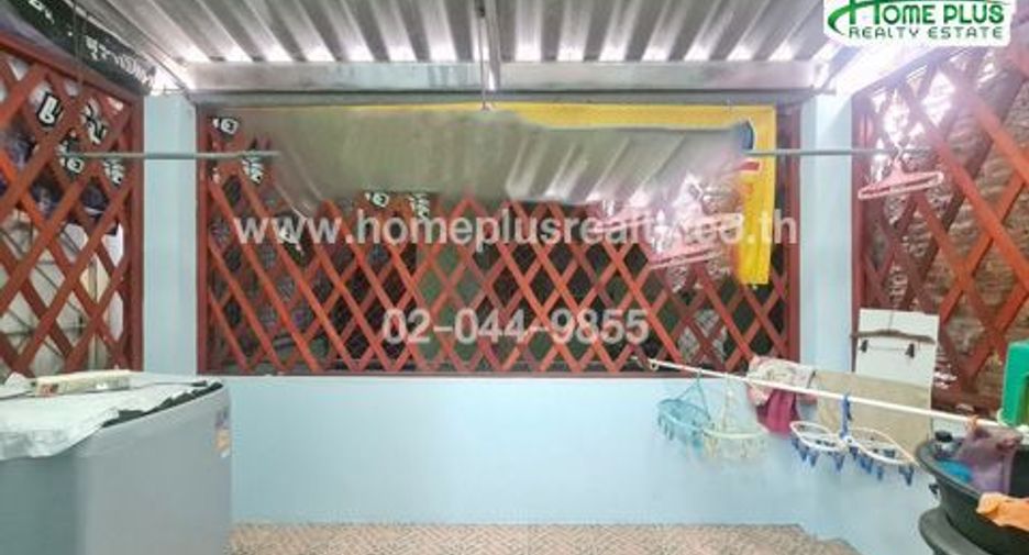 For sale 3 bedrooms townhouse in Thung Khru, Bangkok