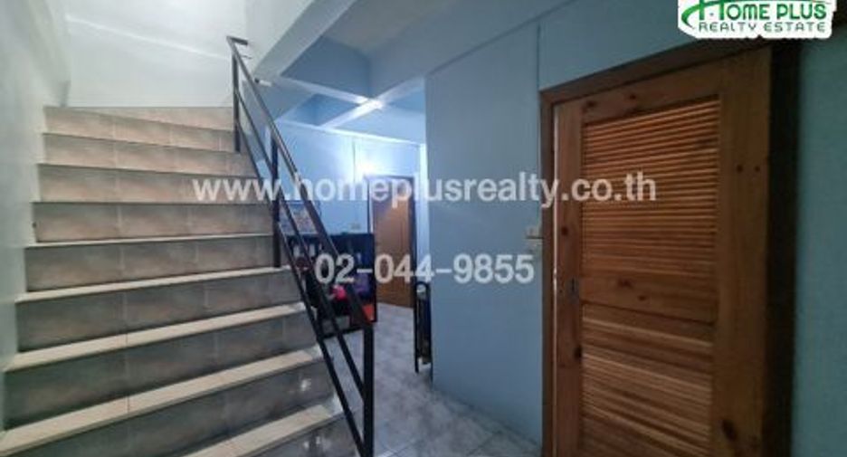 For sale 3 bedrooms townhouse in Thung Khru, Bangkok