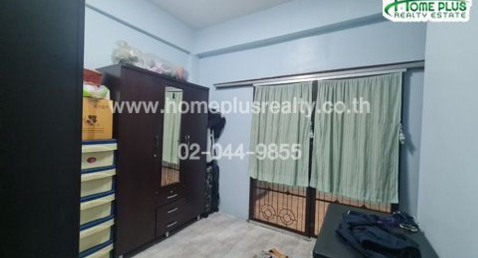 For sale 3 bedrooms townhouse in Thung Khru, Bangkok