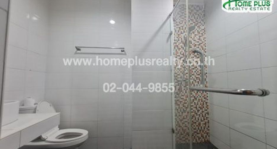 For sale 3 bedrooms townhouse in Thung Khru, Bangkok