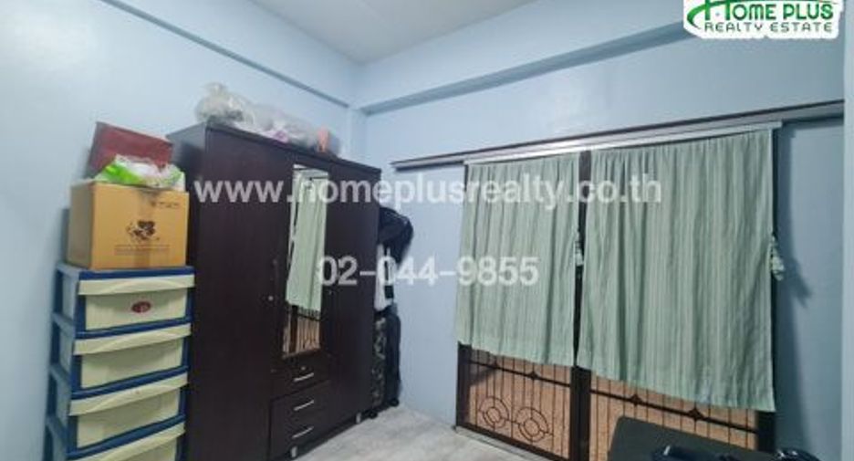 For sale 3 bedrooms townhouse in Thung Khru, Bangkok
