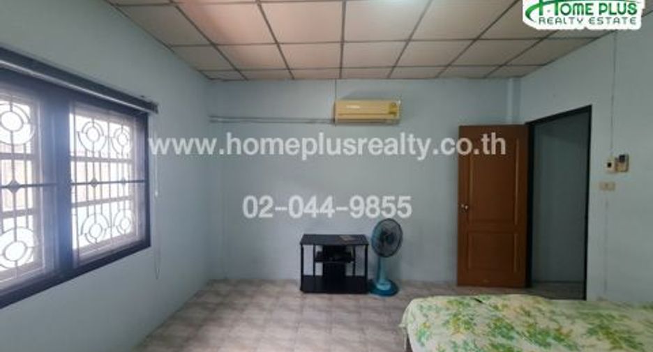 For sale 3 bedrooms townhouse in Thung Khru, Bangkok