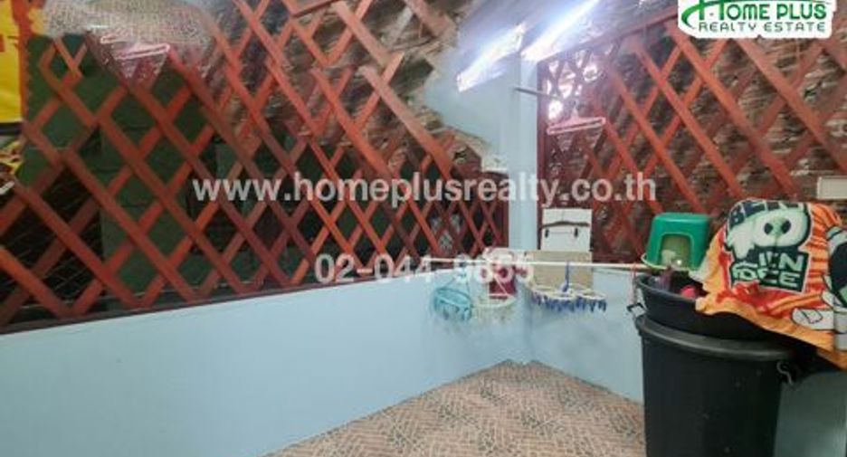 For sale 3 bedrooms townhouse in Thung Khru, Bangkok